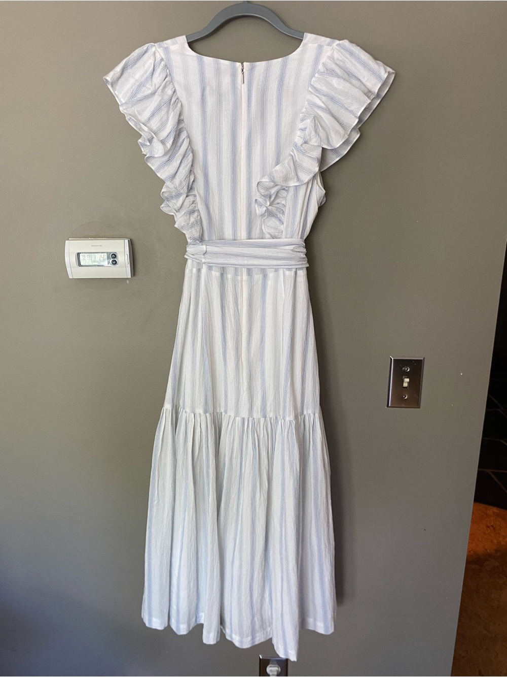 REBECCA TAYLOR Cream and Blue Yarn-Dye Stripe Ruffle Midi Dress Size 6 - Picture 3 of 8